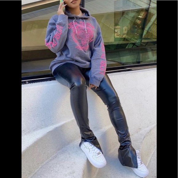 🦄🖤WORLDWIDE TOUR U INTERNRTIONAL Long Sleeve Shirt - Picture 3 of 4